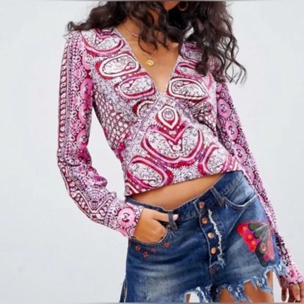 Free People Wild & Free Long Sleeve Cropped Paisley Print Blouse in Red/White